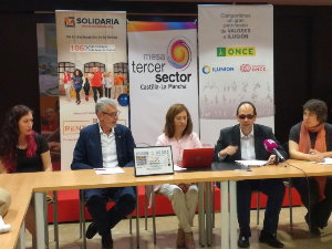 Rueda de prensa de la  presentación del cupón de la ONCE en favor de la campaña X Solidaria